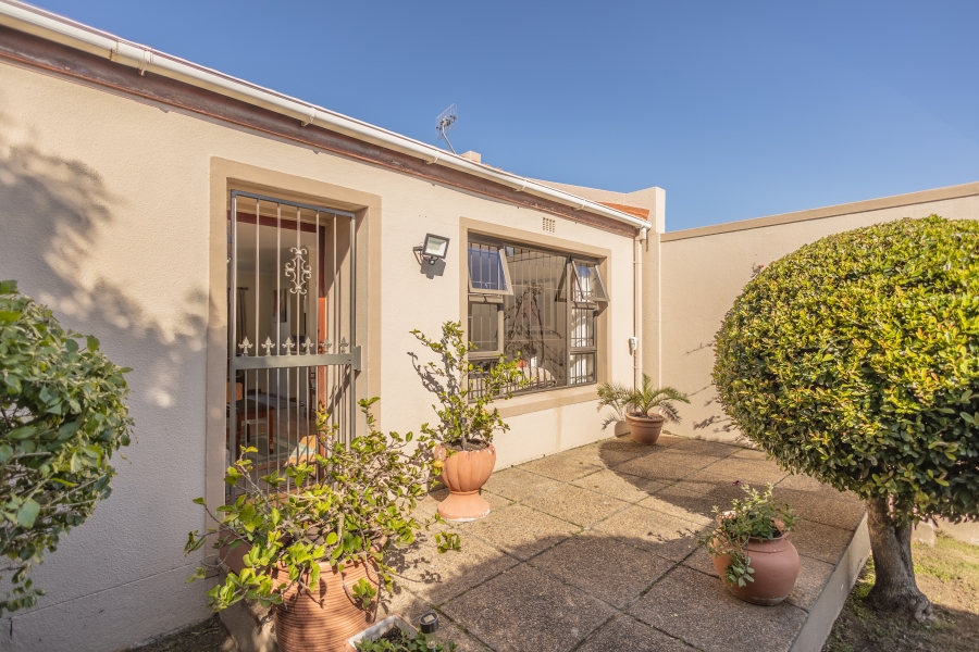 2 Bedroom Property for Sale in Morgenster Western Cape